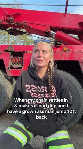 I always get a good laugh when this happens #fyp #towlife #heavywrecker #towingtiktok #towgirl
