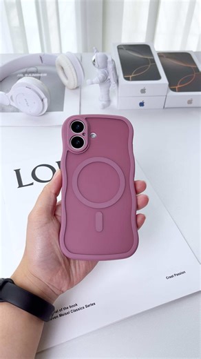 Black currant case for your iPhone 17#capraro #phonecase #phonecasewithmagsafe #iphone17case #iphonecases