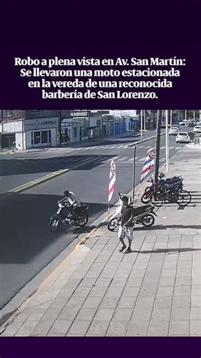 Data 365 on Instagram: "Un robo ocurrido a plena luz del día evidenció una vez más la inseguridad en San Lorenzo. El hecho tuvo lugar a finales de diciembre, alrededor de las 17 horas, cuando dos jóvenes delincuentes sustrajeron una motocicleta que se encontraba estacionada en la vereda de un local comercial sobre avenida San Martín al 500, entre las calles Buenos Aires y Luis Borghi. Las imágenes del episodio, captadas por cámaras de videovigilancia, trascendieron recién en los últimos días. Se