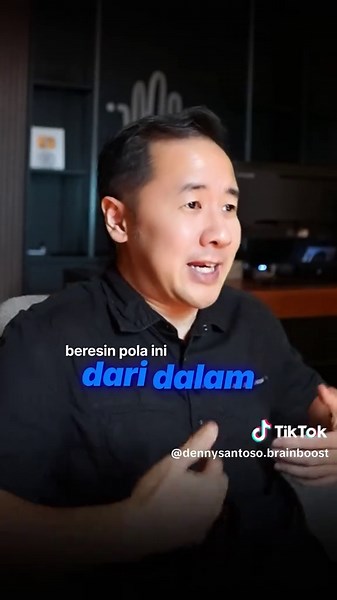 AKHIR TAHUN INI BISA JADI TITIK BALIKMU, KALAU HATIMU IKUT DIBENAHI. Kerja keras itu penting, tapi kalau hatimu penuh tekanan, kamu cuma jalan di tempat. Energi habis, hasil gak naik. Titik balik sering muncul waktu kamu mulai tenang, sadar, dan bersyukur. Bukan karena hidupnya tiba-tiba mudah, tapi karena batinmu lebih kuat. Dan dari situ, rezeki lebih lancar masuk karena kamu siap nerimanya. Join grup privateku buat upgrade mindsetmu 👇 https://brainboost.audio/theta-live-igds #tarikuang #brai