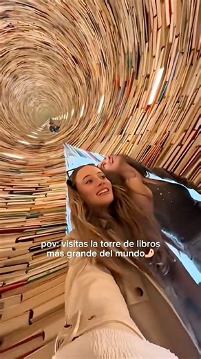 We visited the world's tallest tower of books 📚🤯