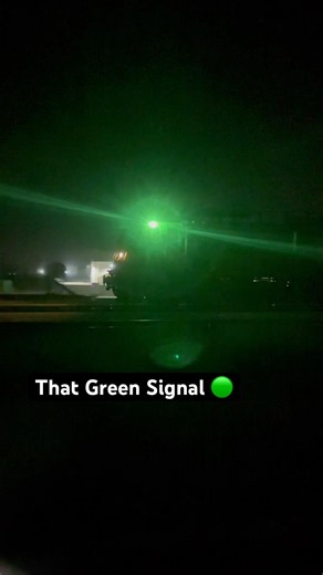 #wag9 #goodstrain #dfc #train #greensignal #indianrailways #trainsofindia #railway #viral #shorts