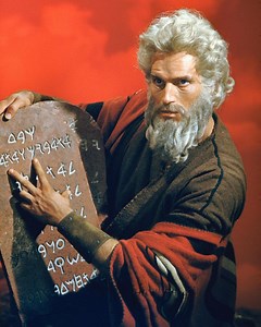 Flashback: Original 1956 review of ‘The Ten Commandments’ in the Daily News