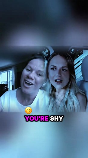 that's so funny I can't stop laughing 😀😀😂🤣😅 #howling #laughing #hilarious | Mirror Reaction