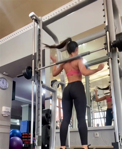 Effective Smith Machine Squat Techniques for Women