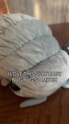 I love my boyfriend so much I am really happy he got me this ouuu believe me if I were near him I would genuinely give him the biggest kisses