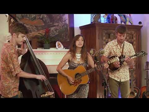 Sierra Ferrell - "Give It Time" (Live from Jaan's House)