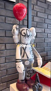 ¡Tu colección pide más! 😉 En #gant, sabemos que las Kaws Figures son tu obsesión. Dale ese toque de arte contemporáneo a tu hogar. Compra el tuyo en nuestra tienda en línea o en sucursal. 🎨 | gant