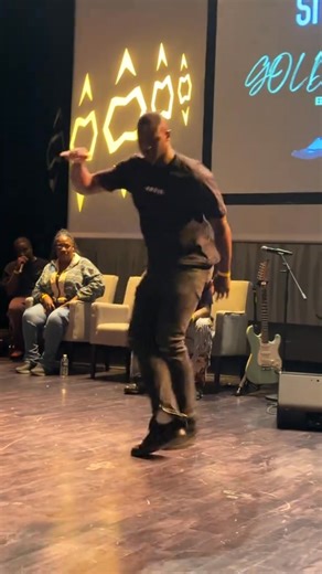 1M views · 28K reactions | Il danse en français soutenu.C’est rare de voir un homme grand qui sache danser . Arafat manquera toujours à sa jeunesse ☝️ | L'influenceur Steve Zerbo | Facebook