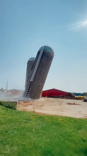 85K views · 164 reactions | Epic Demolition Moments Caught on Camera! #demolition #tower #explosion #engineering #construction | 1Dakika Bilgi | Facebook
