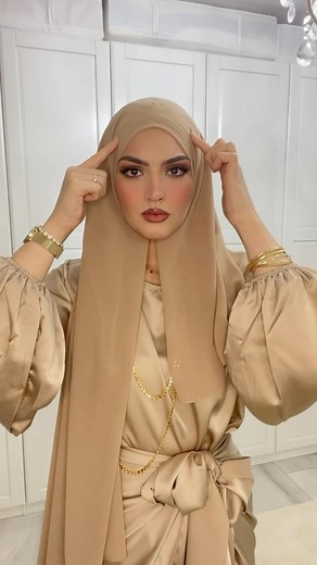 Melike Çalışkan | Hijabtutorial 🧕🏻 . . . . . . . . . . . . . #hijablook #hijabmodesty #çokşükür #hijablookbook #iyikim #hijabblogger #hijablifestyle... | Instagram