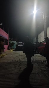 📢 Incidente en Nicolás Romero Esta noche, sobre la calle Francisco I. Madero, se registró un operativo que generó fuerte movilización de cuerpos de seguridad en la zona. Vecinos reportan que durante la intervención se produjo un incidente que ocasionó afectaciones en el lugar, lo que provocó alarma entre la población. Hasta el momento no hay información oficial sobre lo ocurrido. #NicolásRomero #Edomex #ReporteNR | Tío Nicolás Romero
