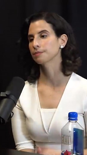 24K views · 453 reactions | ✨Clara Sousa: Es mas facil que un programador aprende como funciona el universo que un astronomo aprenda a programar | Software Crafters | Facebook