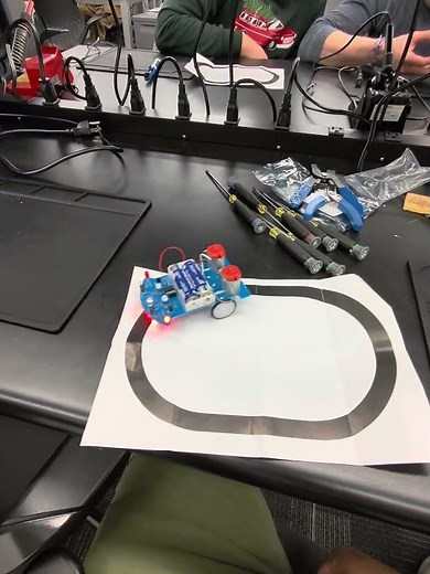 Soldering D2-5 Tracking Smart Car