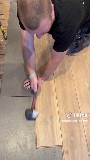Quickstep classic 🤩 Make sure to stay til the end to see the final finish 👀 Looking to upgrade your home ? Pop down to our SouthShields showroom to view a range of flooring suited to your needs 📍 #flooringexperts #flooring #interiordesign #shoplocal #leonardflooring