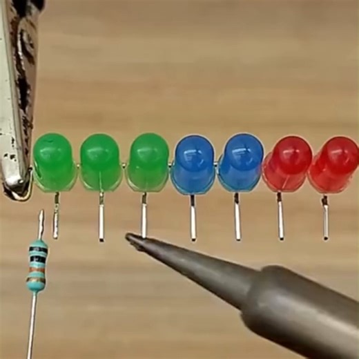 Saroj Sahoo on Instagram: "DIY Water Tank Level Indicator | Simple Home Hack to Monitor Water Levels #DIY #WaterTankLevelIndicator #HomeHacks #SmartHomeDIY #DIYProjects #WaterLevelSensor #HomeImprovement #MakeItYourself #SimpleDIY #TechDIY #InnovationAtHome #CraftingIdeas #DIYHacks #BeginnerDIY #SmartHomeProjects"