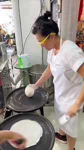 Famous Crispy Thin Roti of Malaysian at Uncle Poh Piah Skin | Street Food Recipes