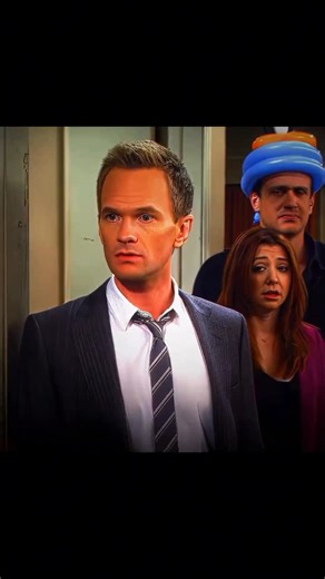 moviz™️ on Instagram: "Barney met his ex whos now a stri hhper 🤣🤣 𝐒𝐡𝐨𝐰 : 𝐇𝐨𝐰 𝐈 𝐌𝐞𝐭 𝐘𝐨𝐮𝐫 𝐌𝐨𝐭𝐡𝐞𝐫 𝟐𝟎𝟎𝟓 ‧ 𝐒𝐢𝐭𝐜𝐨𝐦 ‧ 𝟗 𝐬𝐞𝐚𝐬𝐨𝐧𝐬 Plot : How I Met Your Mother is about Ted Mosby telling his kids in 2030 about his long journey, adventures with his core group of friends (Marshall, Lily, Barney, Robin), and the many steps, heartbreaks, and near misses that eventually led him to meeting their mother, Tracy McConnell, at a train station after Barney and Robin’s wedding