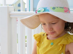 4-Year-Old Girl Dies Hours After Heartbreaking Photo With Brother