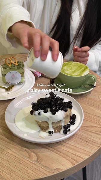 Delicious Boba Milk Tea Cream Cake at Daisy Sweetie Cafe