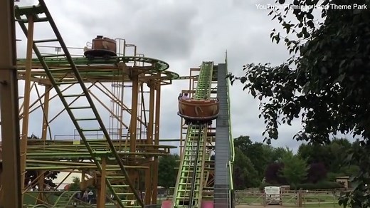 Lightwater Valley's waltzer-style Twister ride in action