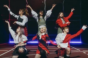 Watch: EVERGLOW Makes Lit Debut With "Bon Bon Chocolat" MV | Soompi