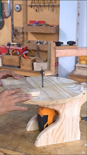 Making Jig Saw Technique #tooltips #tips #hacks #woodworking #woodwork #woodart #woodprojects #woodworkingprojects #woodcraft #carpenter #jigsaw #saw #jig | Woodworking TV