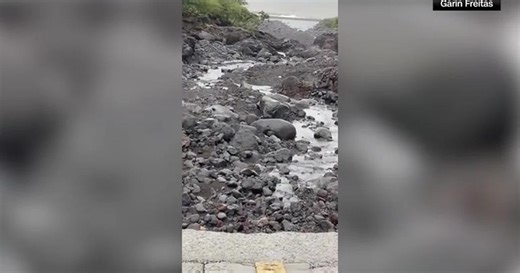 RAW: HI: FLASH FLOODING DAMAGES ROADS, BUILDINGS IN HAWAII