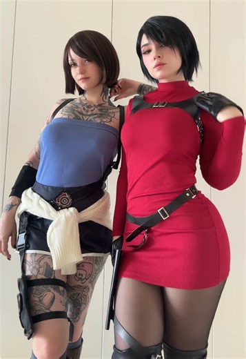 Saving the world in two different fonts @Gloom ✨ #residentevil #jillvalentine #adawong #adawongcosplay #jillvalentinecosplay