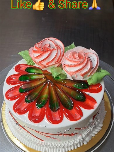 Decorating Beautifull strawberry Flower Cake
