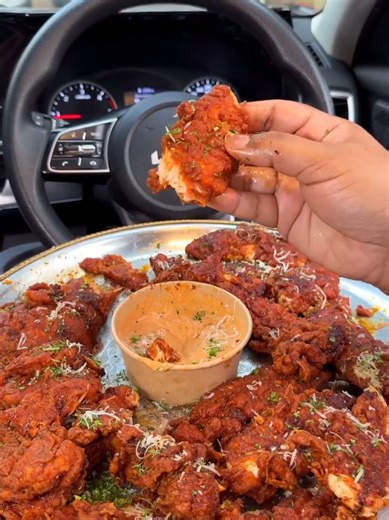 Hot Chicken 🤤😍 Crispy, juicy, bold flavours, must try for chicken lovers 🍗🔥 . . . . Don't forget to like & do follow for more 🙏🏻 #foodlovers #desifood #asmreating #eatinginmycar #chickenlover