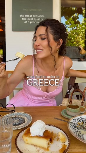 Codrina Apostol on Instagram: "What food to order in Greece! 1. Φετα τηγανητη με μελι – Fried feta in phyllo with honey & sesame Cand mananci feta intr-un sat din Grecia, gustul este cu totul altul. Crocanta la exterior, moale in interior, stropita cu miere locala si presarata cu susan. 2. Ταραμοσαλατα – Taramosalata Salata de icre in Grecia este foarte pufoasa, deloc greoaie, cu un gust fin si delicat, total diferita de ceea ce stii. 3. Γαριδακια τηγανητα – Fried baby shrimps O delicatete pe ca
