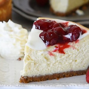 Ever tried making the Cheesecake Factory classic at home? https://sweetandsavorymeals.com/cheesecake-factory-original-cheesecake-copycat-recipe/ | Sweet and Savory Meals