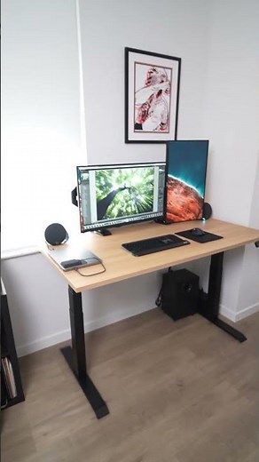 Stepping up my desk game thanks to ‪@Deskydesk‬ #desky #productreview #studiotour #standingdesk