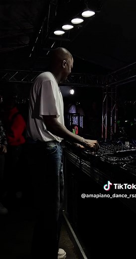 Balcony Mix 2025: Amapiano Dance Experience