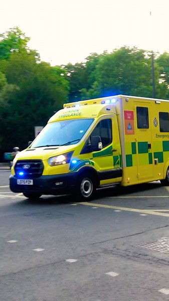🚨 When a London Ambulance Gets the Call