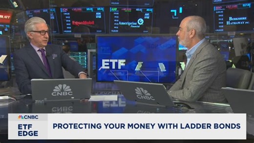 The traditional 60-40 stock and bond portfolio for retirement financial security is dead, says Ric Edelman, but the reason is breakthroughs in human longevity. https://cnb.cx/3SrBf0i | CNBC