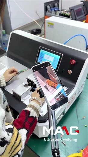 It separates three cables to perform one-to-one welding on the harness