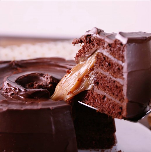 If you thought Rolos were addicting, just wait until you try a bite of this. Full recipe: http://dlsh.it/vd4FPZl | Delish