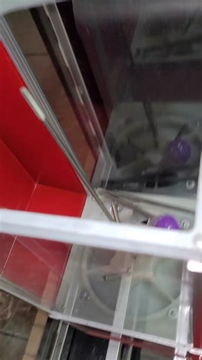 vending machine refill at the laundromat #Quarter #laundromatowner #money #fyp #vendingmachine #vending #stickyhands