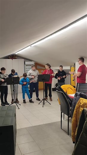 [BRAVO!] Nakon samo godinu dana s jednom probom tjedno, ovi mladići iz KUU Zasadbreg znaju čitati note i počinju svirati prave stvari! 💪🏼❤️ #emedjimurje #međimurje #zasadbreg #tamburaši