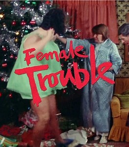 Celebrando el Espíritu Navideño con 'Female Trouble'