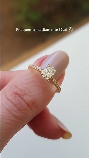 Anel de Diamante Oval: O Solitário Perfeito em Ouro 18k