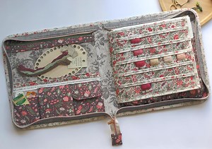 Cross Stitch Project Bag: 11" Hoop, 50 Bobbin Storage Travel Embroidery Organizer - Etsy Canada