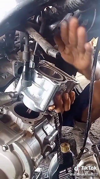 Vehicle Engine Maintenance: Understanding Key Components