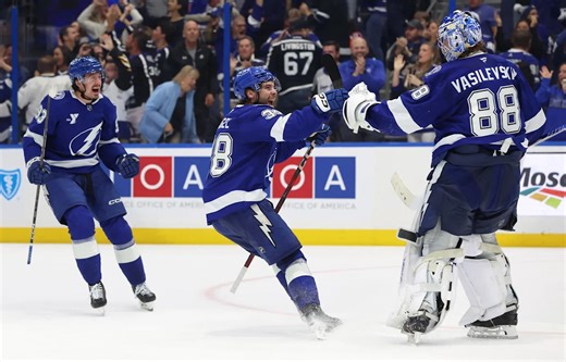 Lightning seek eighth straight win against Islanders