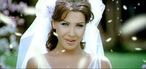 Nancy Ajram - Lawn Ayounak