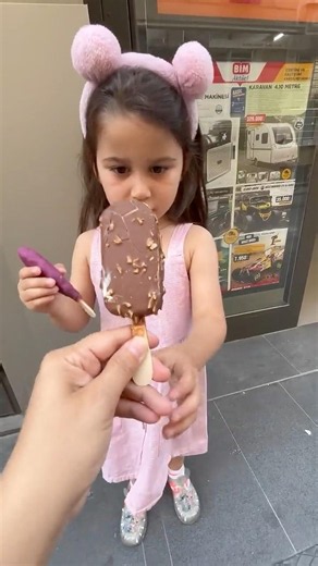 How I Tricked Elif 🍡🍦🍭 #shorts #icecream #sweet #funnyshorts #cute