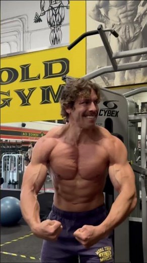 Arnold Schwarzenegger's Look-Alike Son Just Won His First Bodybuilding Competition!
