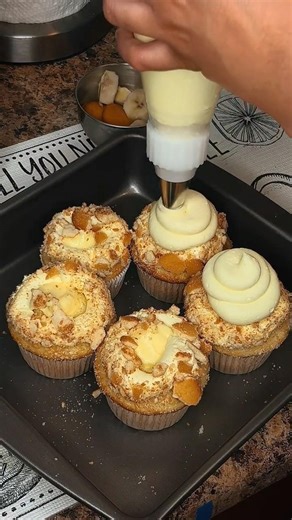 BANANA PUDDING CUPCAKES 🍌🧁💛